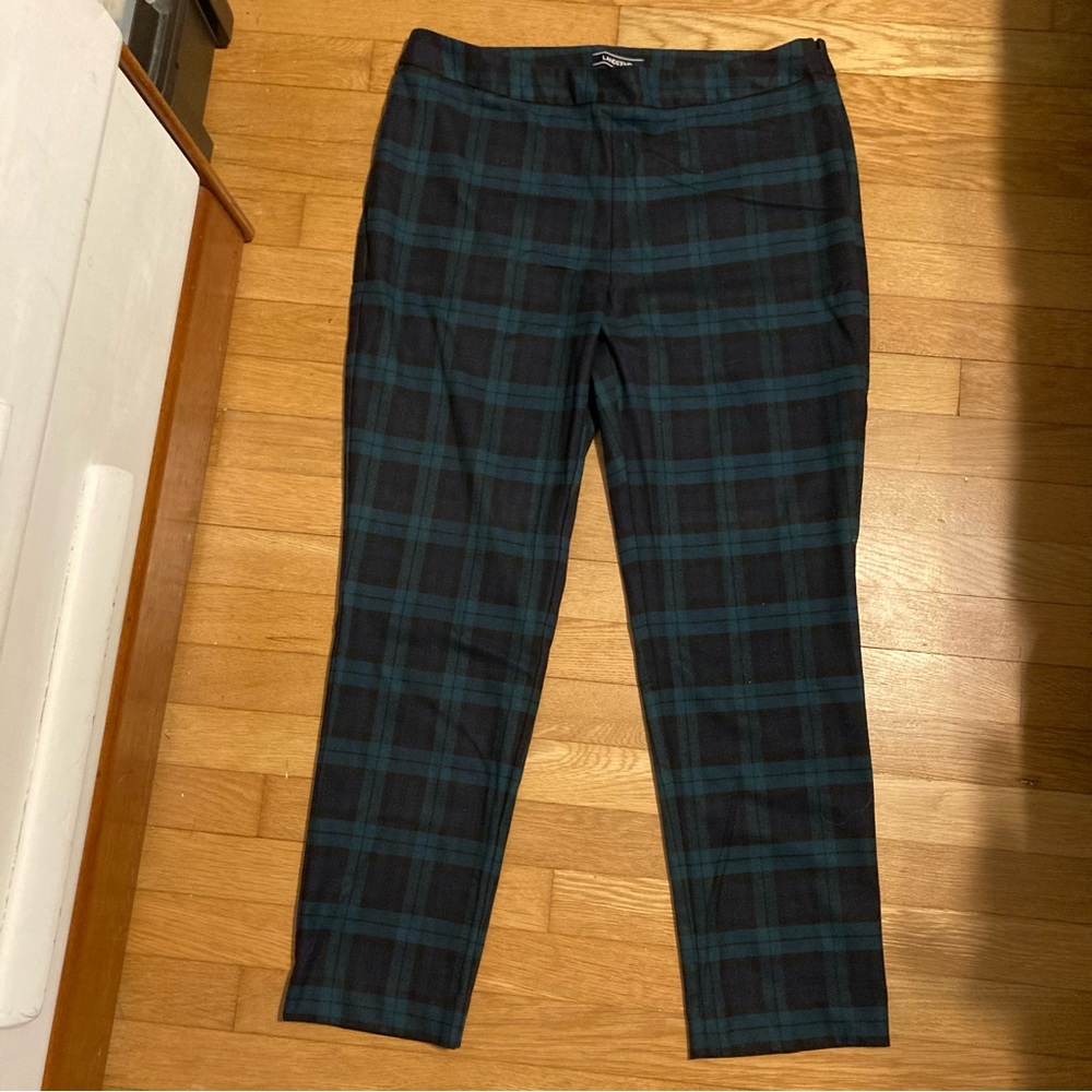 Lands' End Women's Black and Dark Green Plaid Cropped Pants